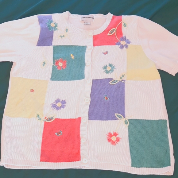 Pretty Spring sweater - Picture 3 of 6